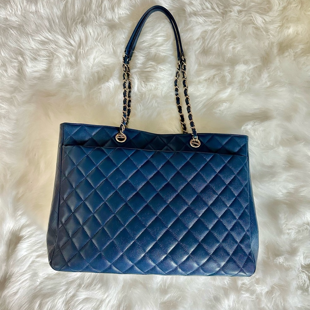 CHANEL Navy Quilted Tote with Chain Straps - Picture 3 of 12